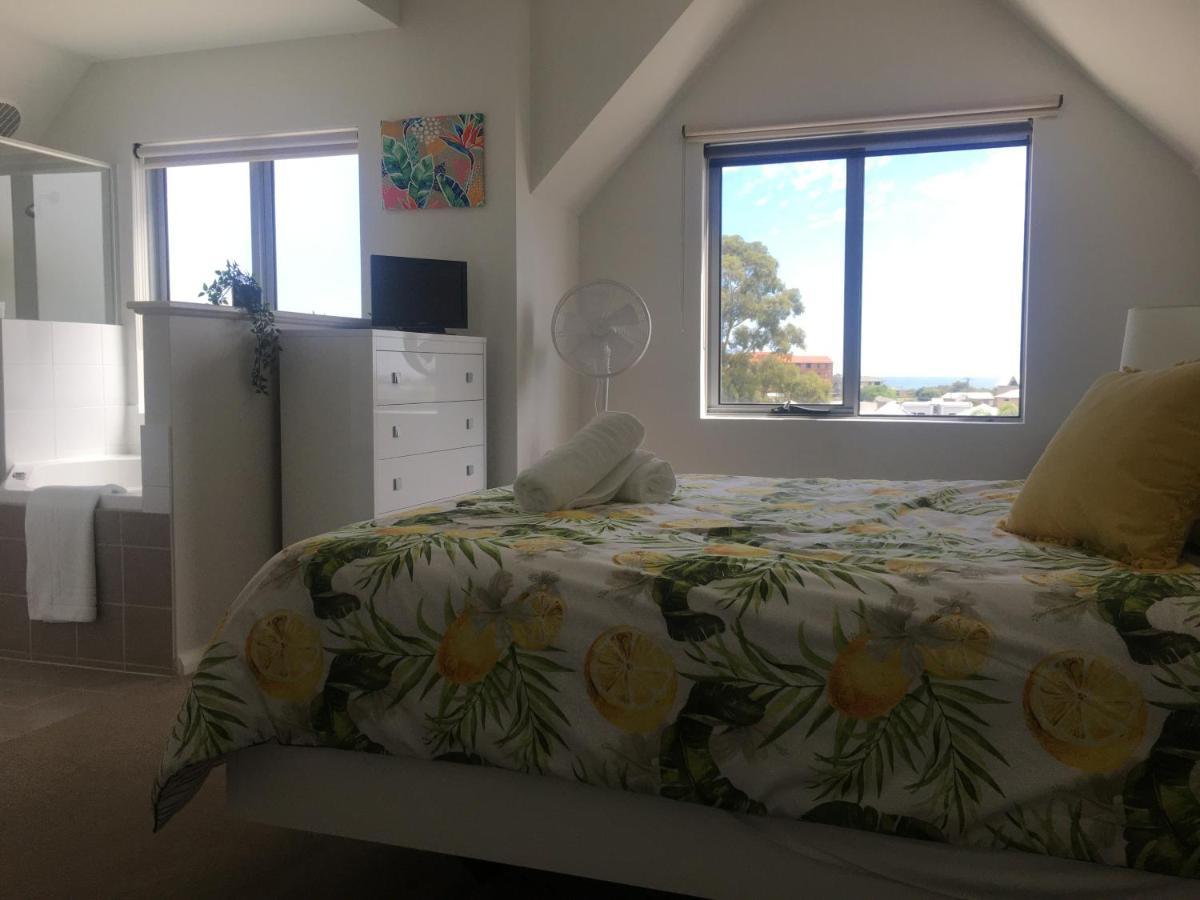 Villa Serenity On The Terrace Mandurah Esterno foto