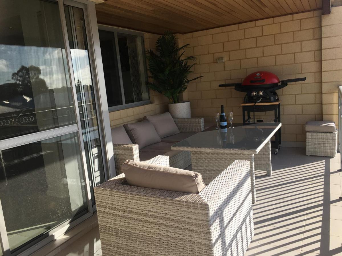 Villa Serenity On The Terrace Mandurah Esterno foto